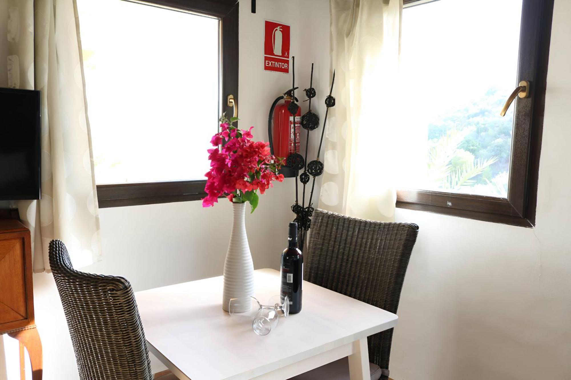 Private Detached Chalet With Own Jacuzzi Mi Dushi Tolox Buitenkant foto